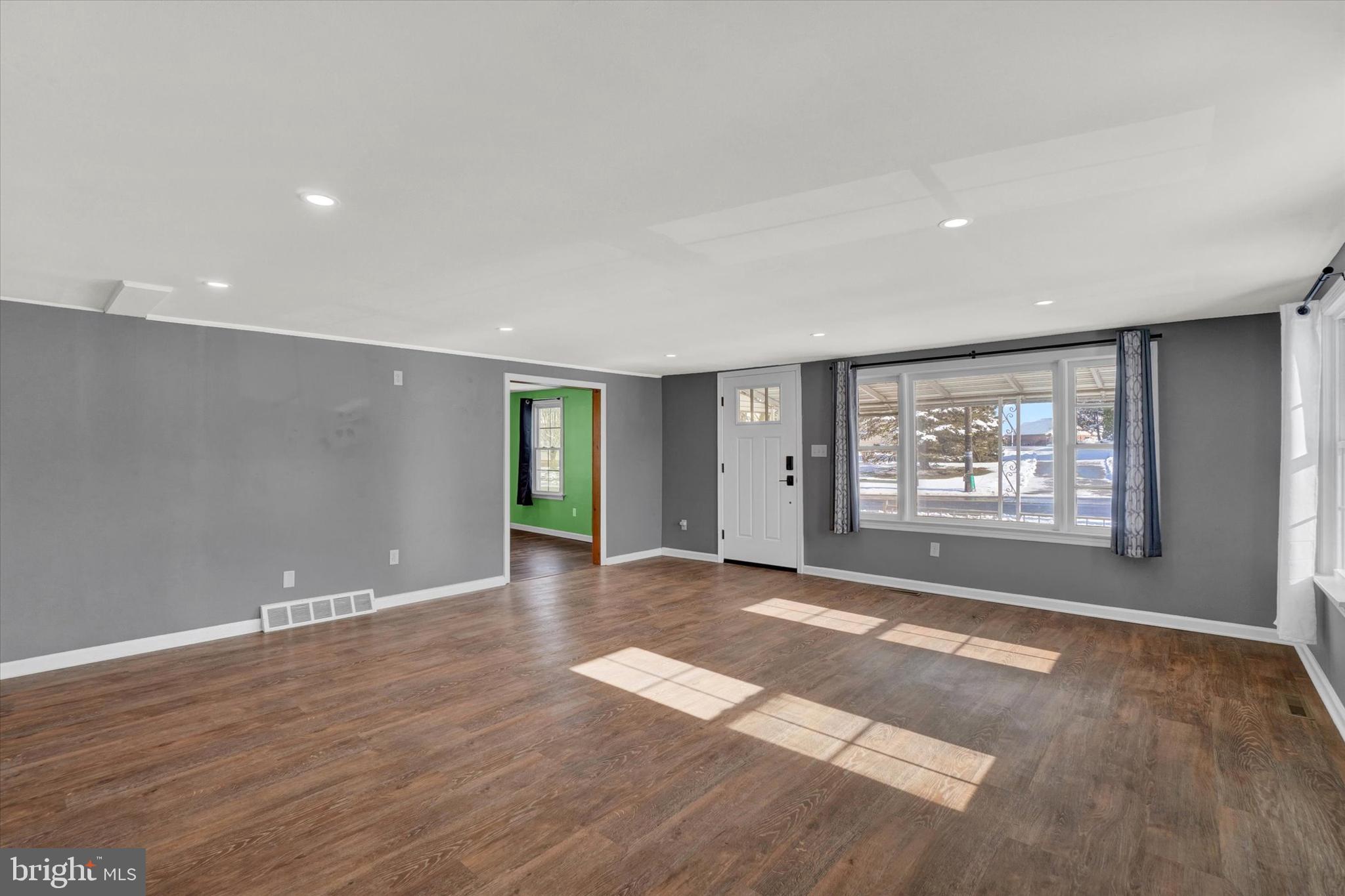 12530 Winterstown Road Felton, PA 17322 - Photo 4 of 26 Living Room