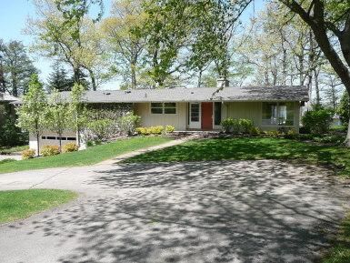 906 South Lake Shore Drive, Fontana, WI 53125