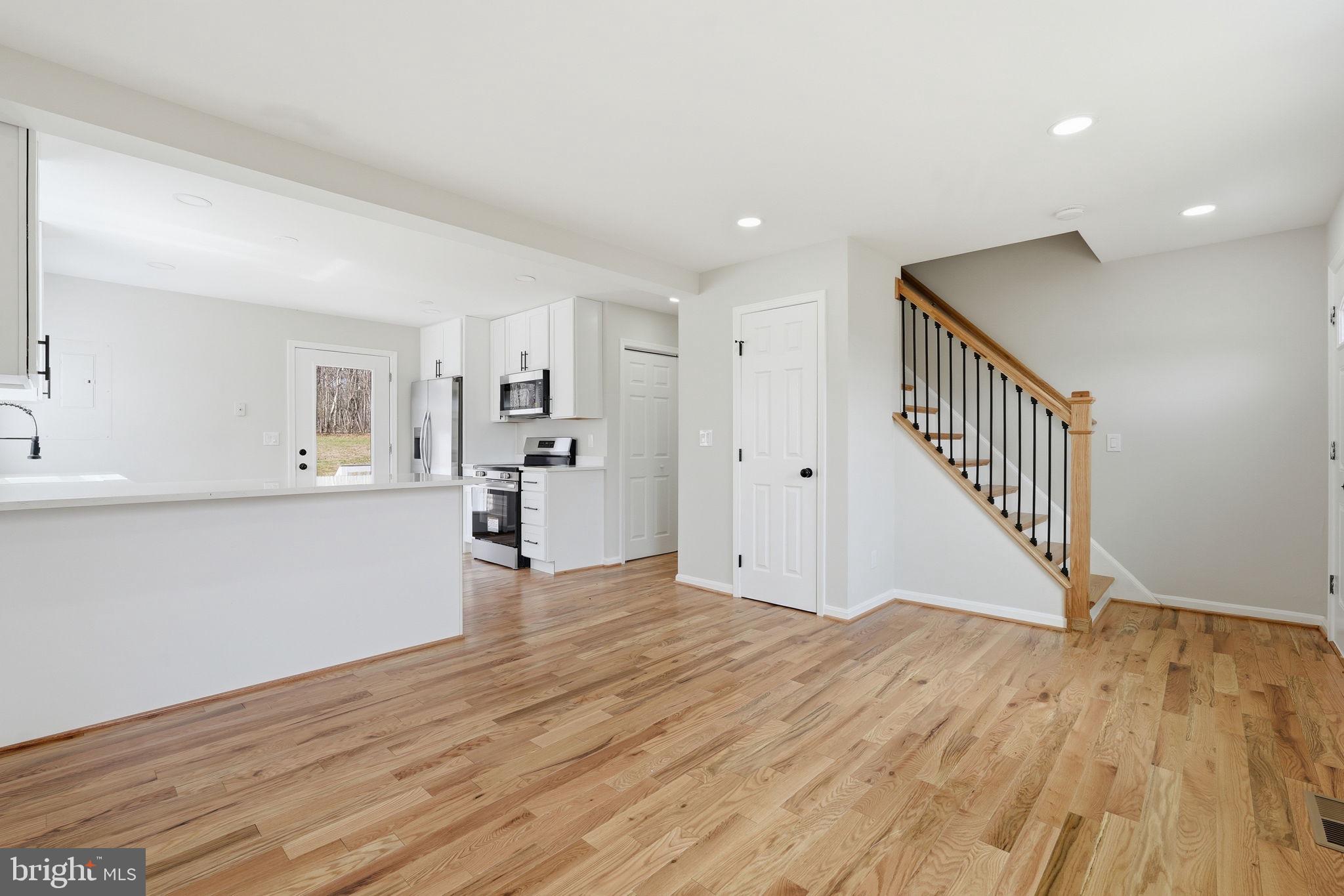 10442 St Paul's Road Warrenton, VA 20186 - Photo 3 of 37