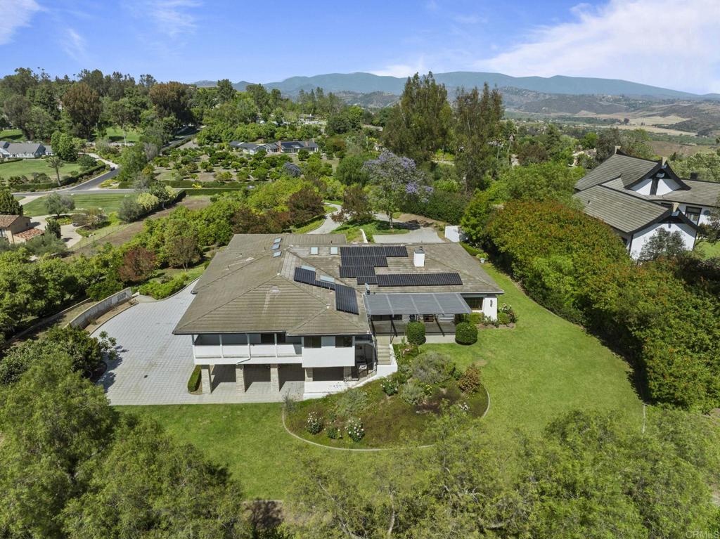 19 Gateview Drive Fallbrook, CA 92028 - Photo 7 of 79 19 Gateview Dr, Fallbrook, Luxury Home, Views, Attached ADU, Guard-Gated