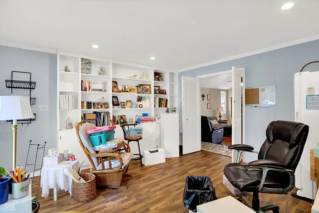 $240,000 | 639 West Banta Road, Indianapolis, IN 46217