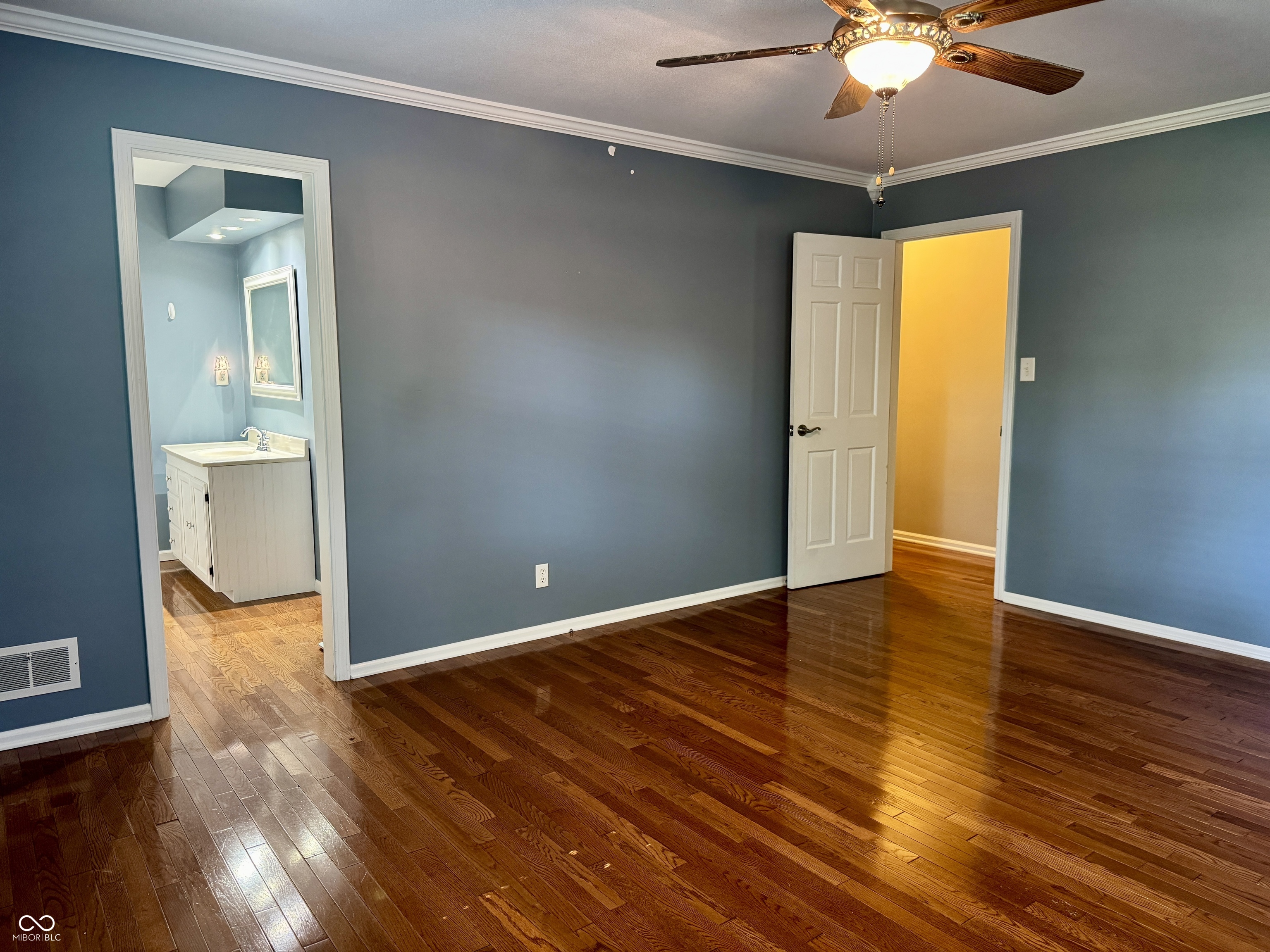 639 West Banta Road Indianapolis, IN 46217 - Photo 17 of 32