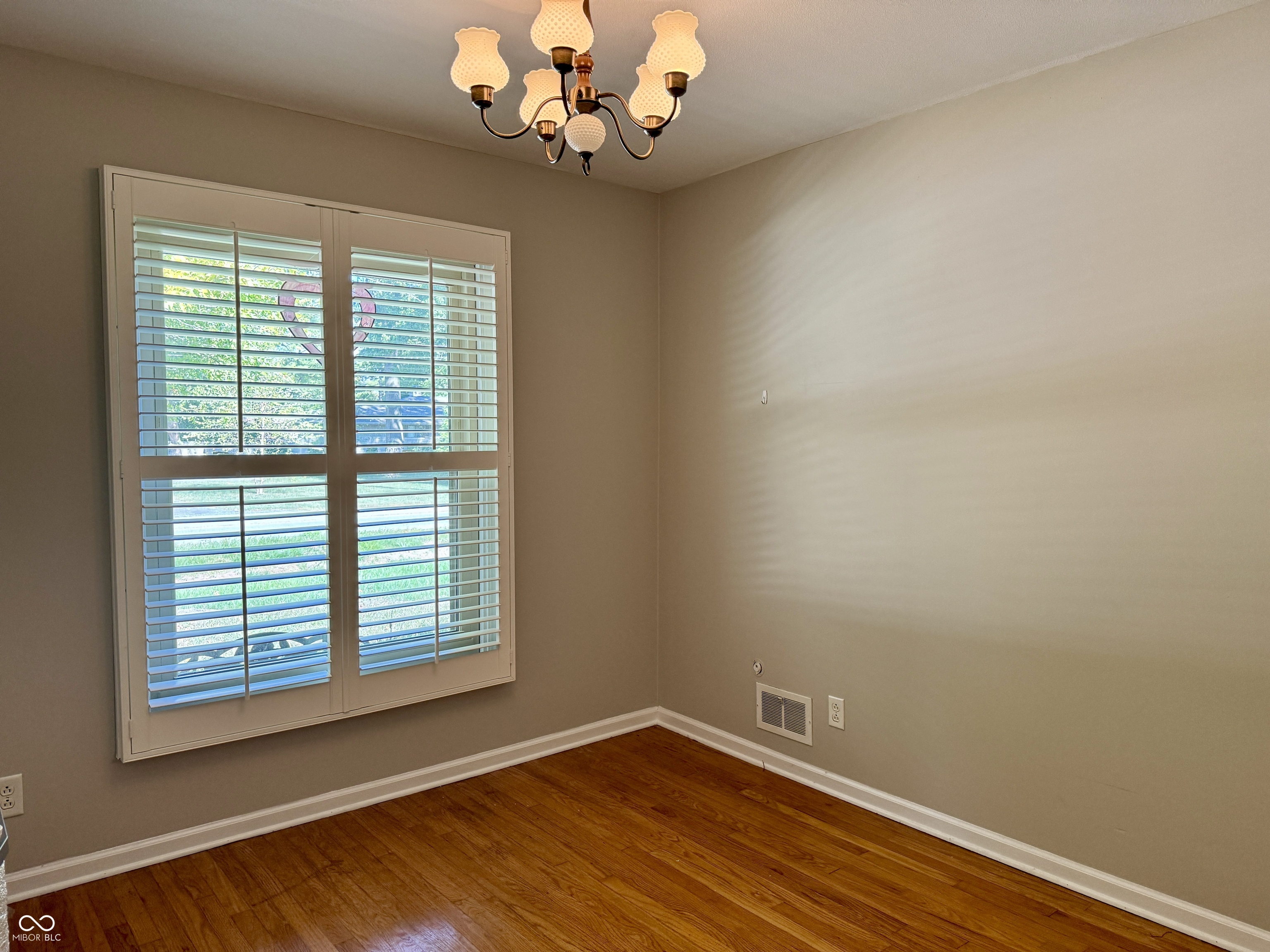 639 West Banta Road Indianapolis, IN 46217 - Photo 20 of 32