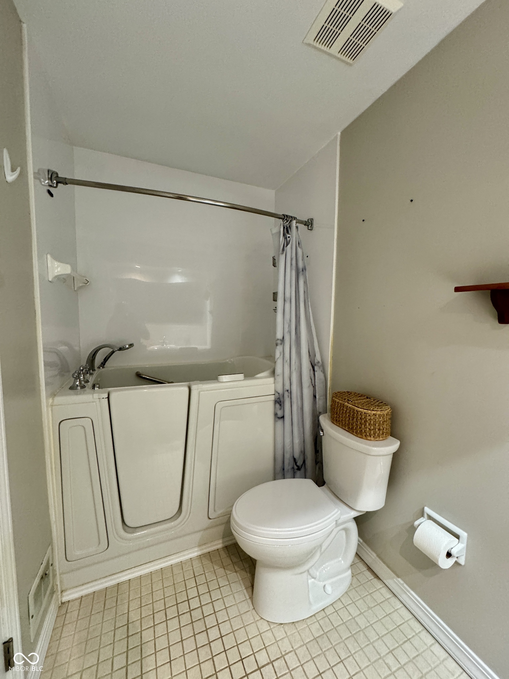 639 West Banta Road Indianapolis, IN 46217 - Photo 23 of 32