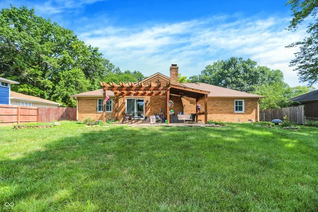 $240,000 | 639 West Banta Road, Indianapolis, IN 46217