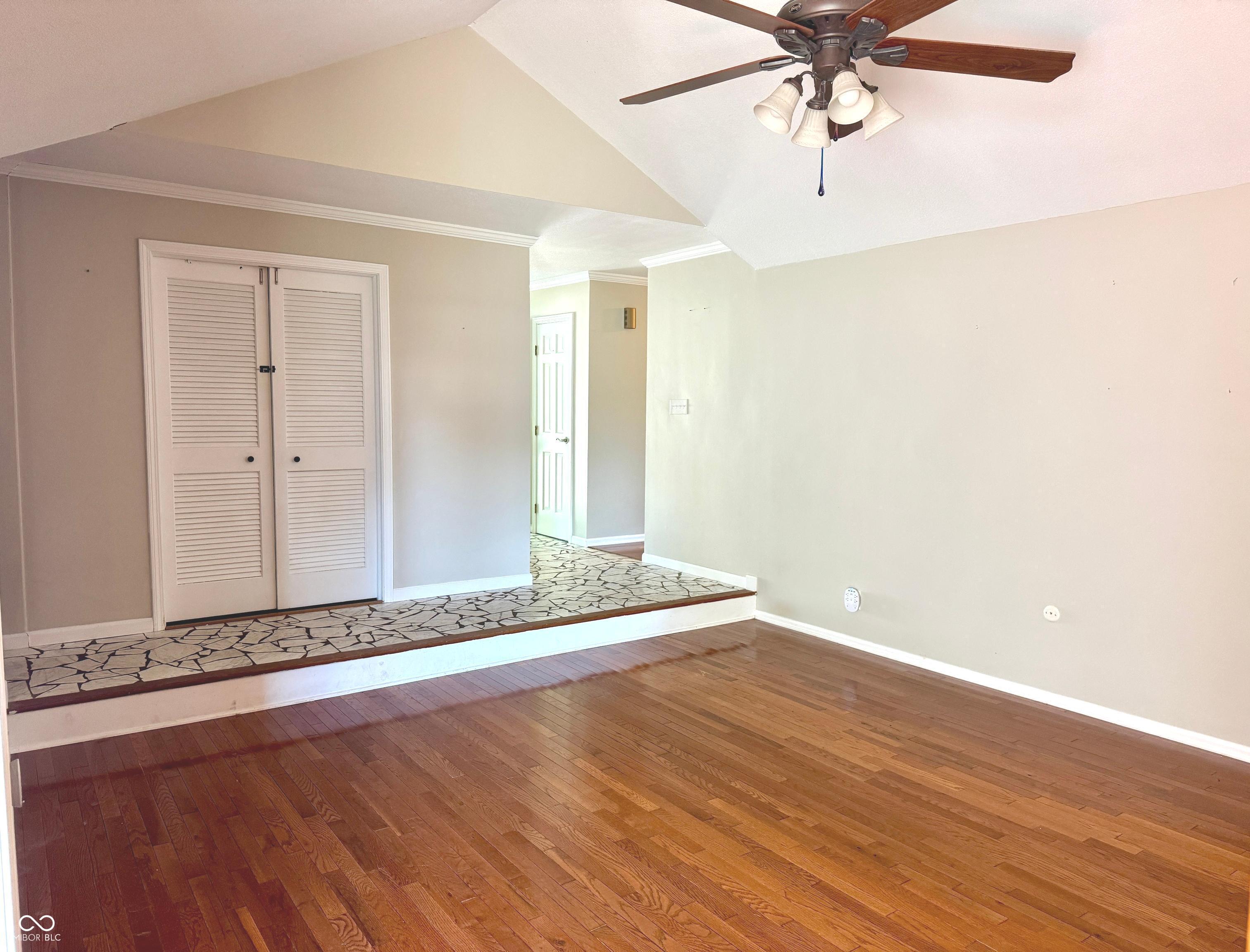 639 West Banta Road Indianapolis, IN 46217 - Photo 5 of 32