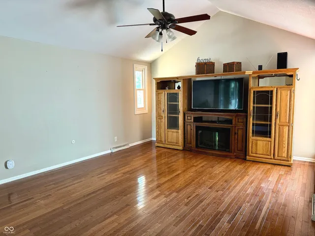 $240,000 | 639 West Banta Road, Indianapolis, IN 46217