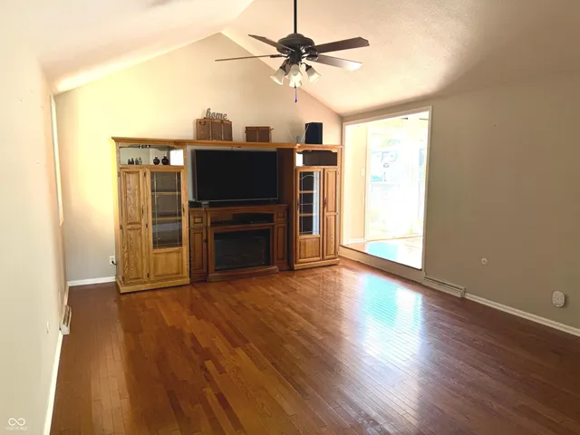 $240,000 | 639 West Banta Road, Indianapolis, IN 46217