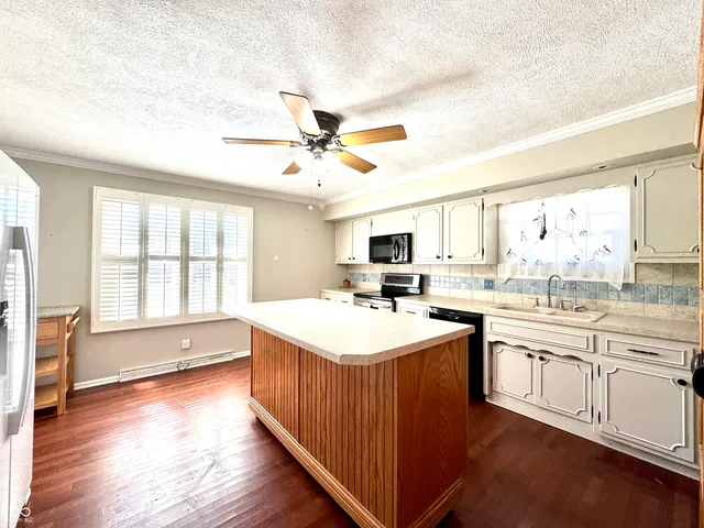 $240,000 | 639 West Banta Road, Indianapolis, IN 46217