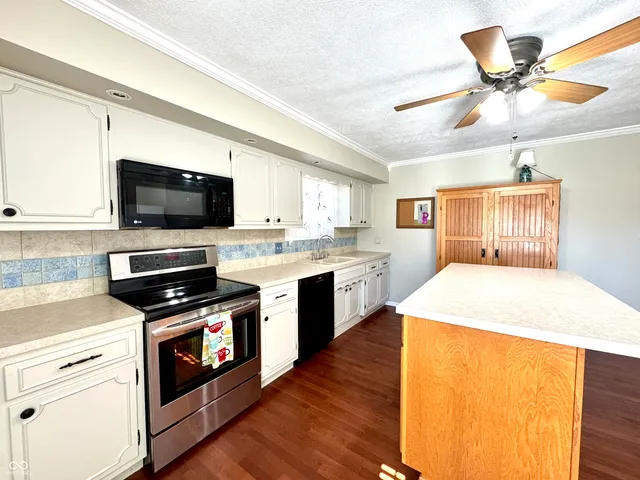 $240,000 | 639 West Banta Road, Indianapolis, IN 46217