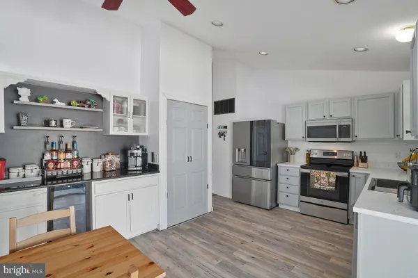 $425,000 | 13 Marlin Court, New Castle, DE 19720