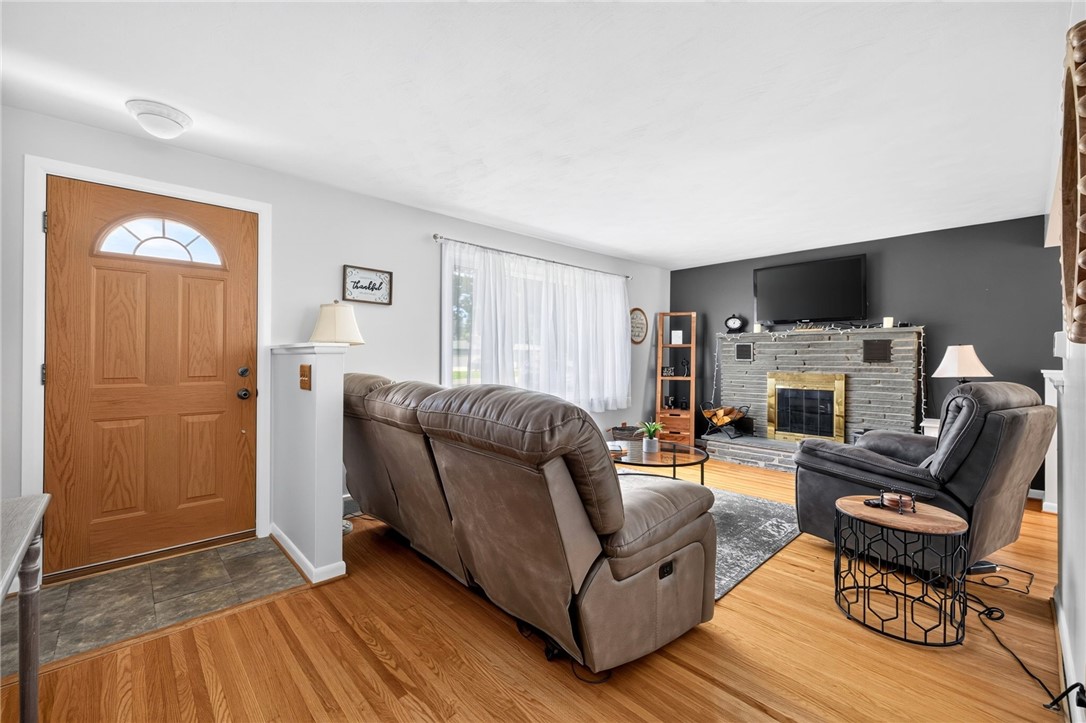 1219 Wall Road Webster, NY 14580 - Photo 5 of 29