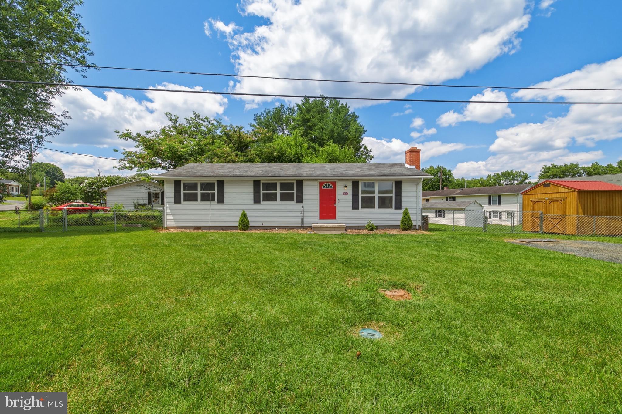 304 Palmyra Road Edinburg, VA 22824 - Photo 2 of 29