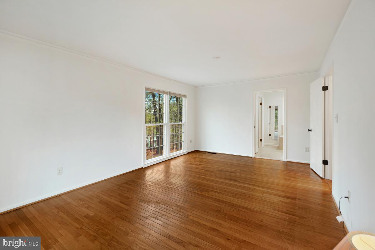 9501 Grover Road Gaithersburg, MD 20877 - Photo 13 of 57 Primary Bedroom