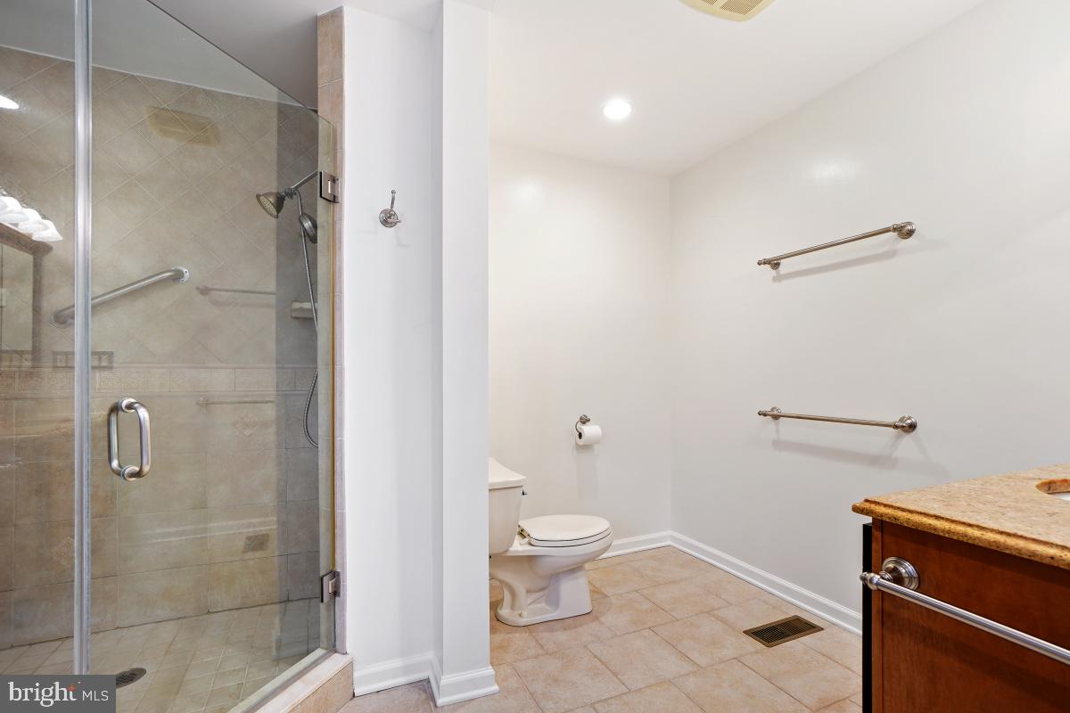 9501 Grover Road Gaithersburg, MD 20877 - Photo 15 of 57 Primary Bathroom