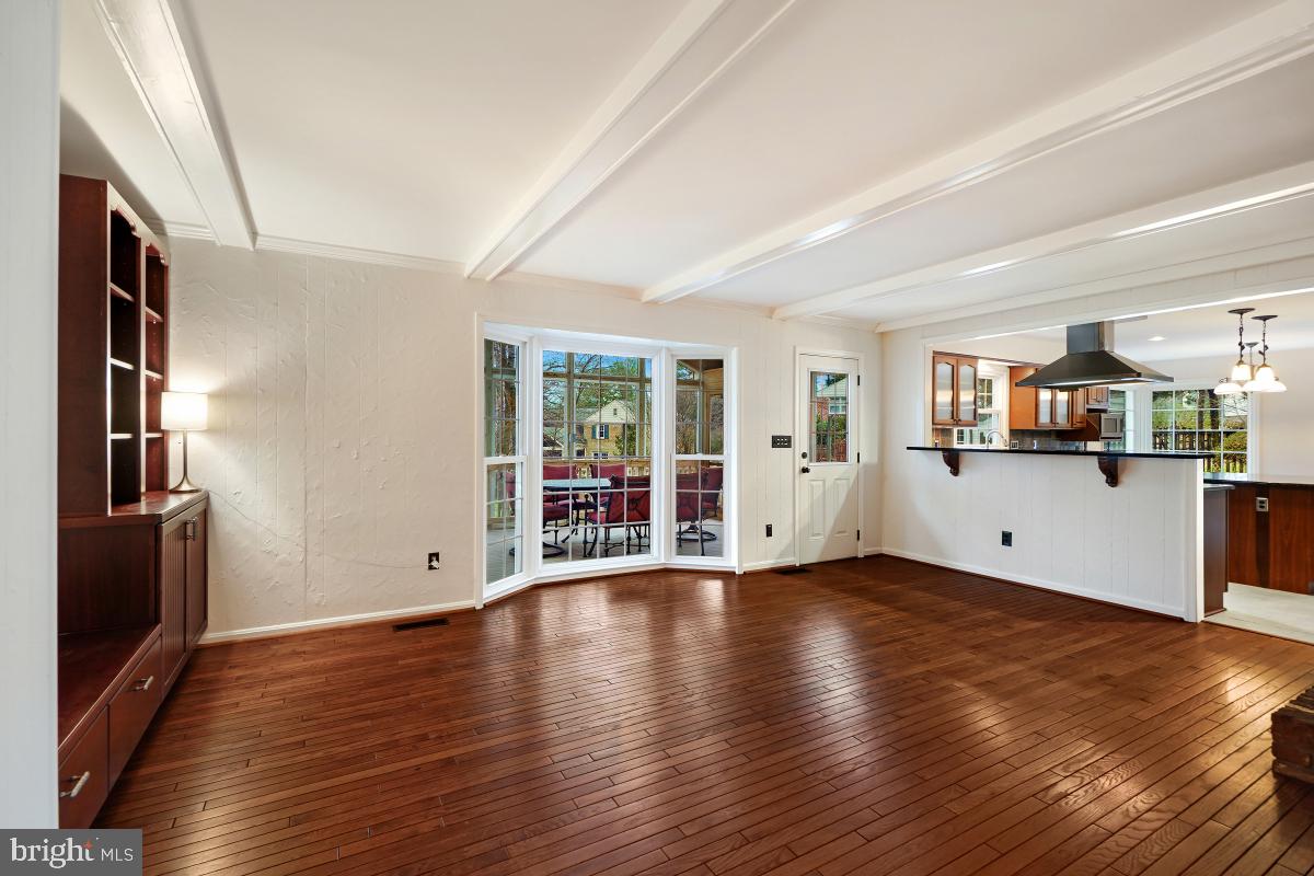 9501 Grover Road Gaithersburg, MD 20877 - Photo 17 of 57 Family Room