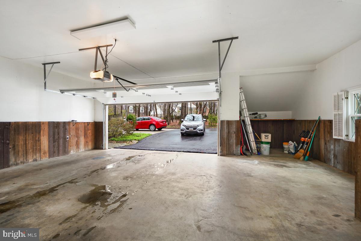 9501 Grover Road Gaithersburg, MD 20877 - Photo 37 of 57 Garage