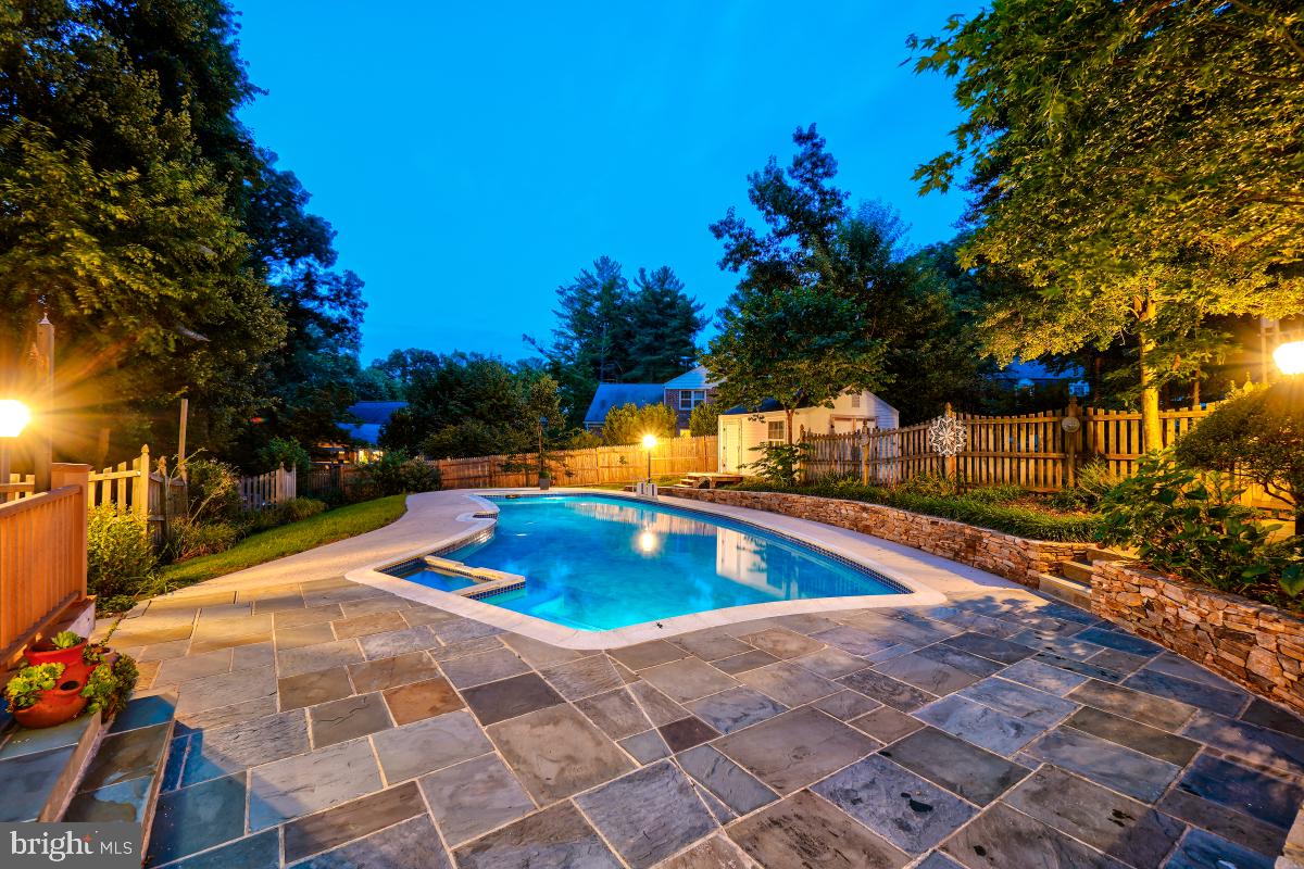 9501 Grover Road Gaithersburg, MD 20877 - Photo 41 of 57 Pool