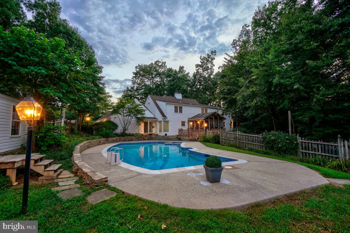 9501 Grover Road Gaithersburg, MD 20877 - Photo 47 of 57 Pool
