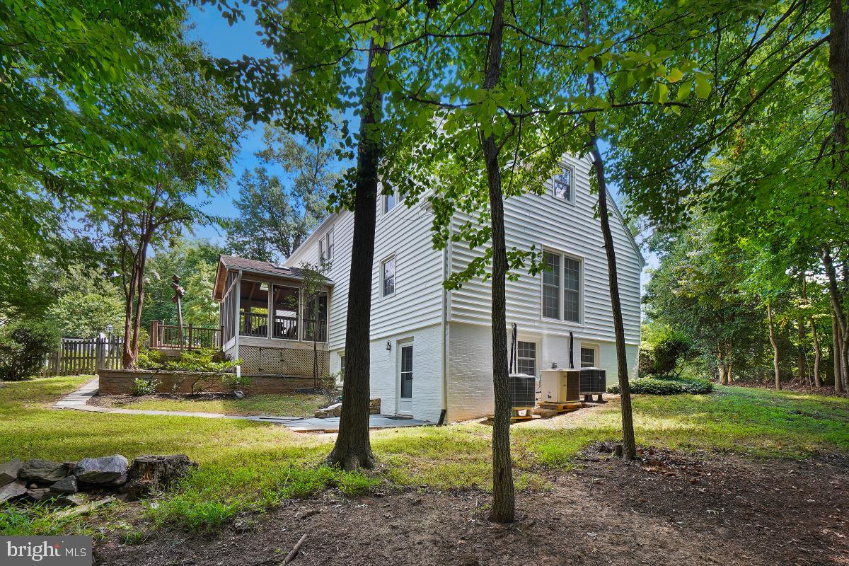 9501 Grover Road Gaithersburg, MD 20877 - Photo 54 of 57 Rear