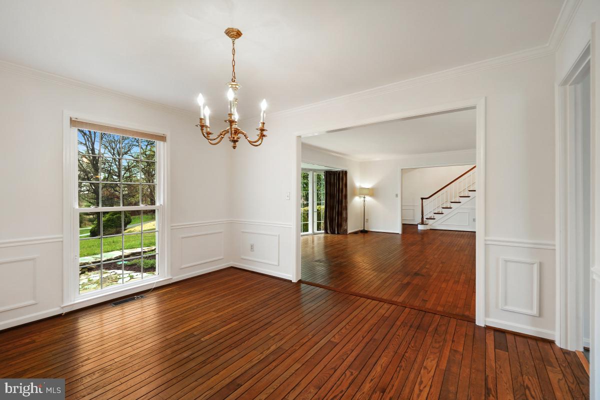 9501 Grover Road Gaithersburg, MD 20877 - Photo 10 of 57 Formal Dining Room