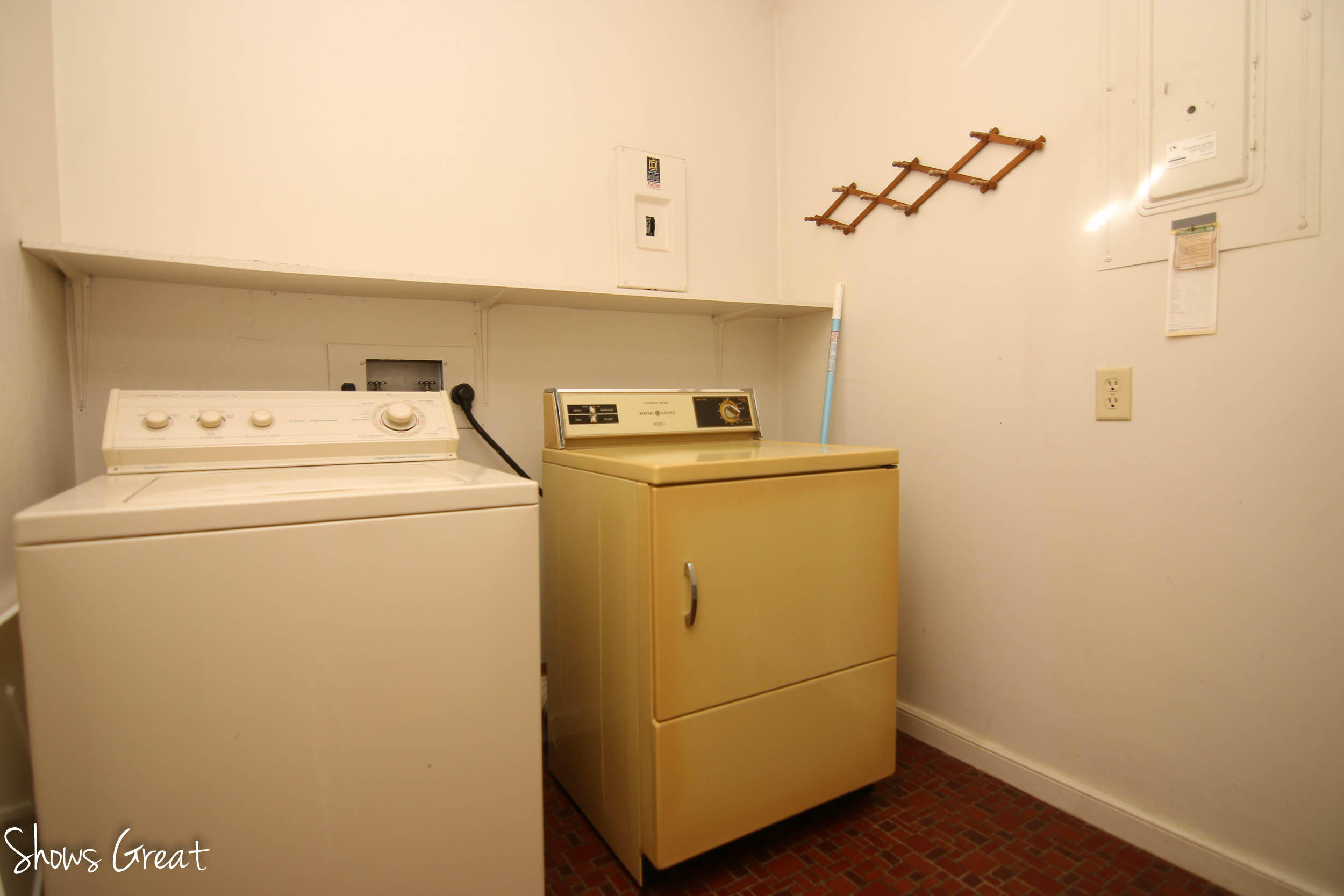 4800 Wade Road Roanoke, VA 24018 - Photo 24 of 40 Laundry