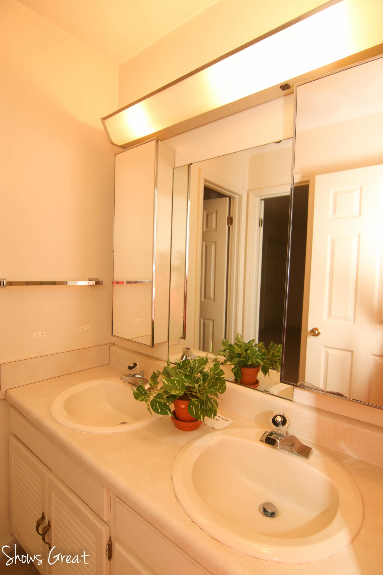 4800 Wade Road Roanoke, VA 24018 - Photo 28 of 40 Entry Full Bath