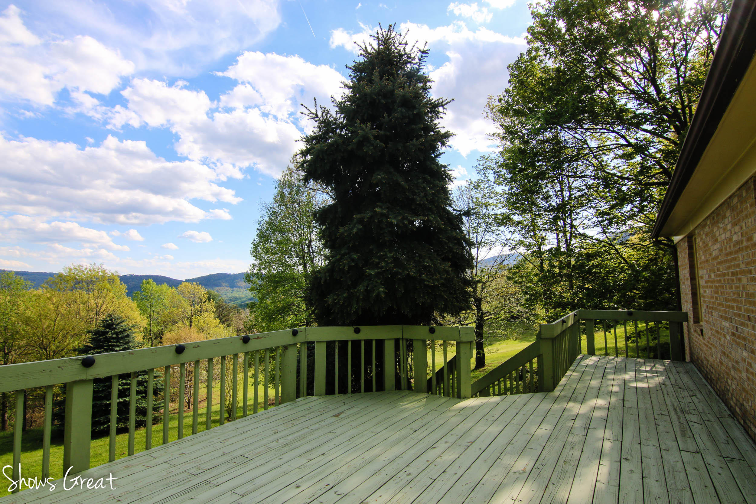 4800 Wade Road Roanoke, VA 24018 - Photo 4 of 40 Back Deck