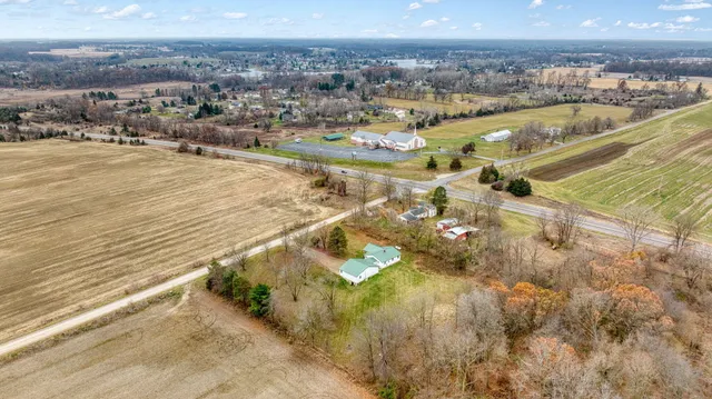 $319,000 | 19900 Lewis Road, Cement City, MI 49233