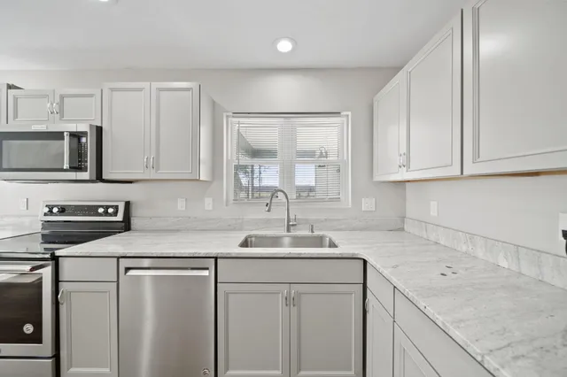 $319,000 | 19900 Lewis Road, Cement City, MI 49233