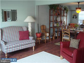 1713 Heather Place Clementon, NJ 08021 - Photo 8 of 12 Living Room