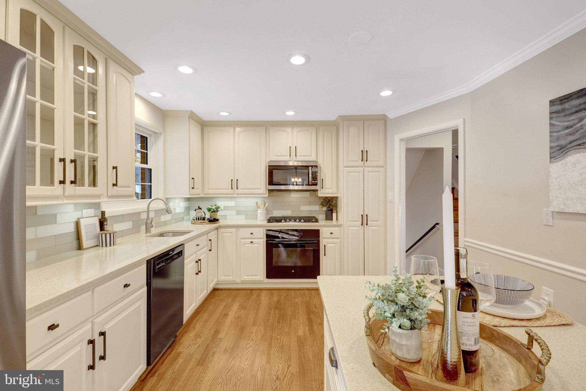 3312 Midland Road Fairfax, VA 22031 - Photo 17 of 61 Stainless steel appliances