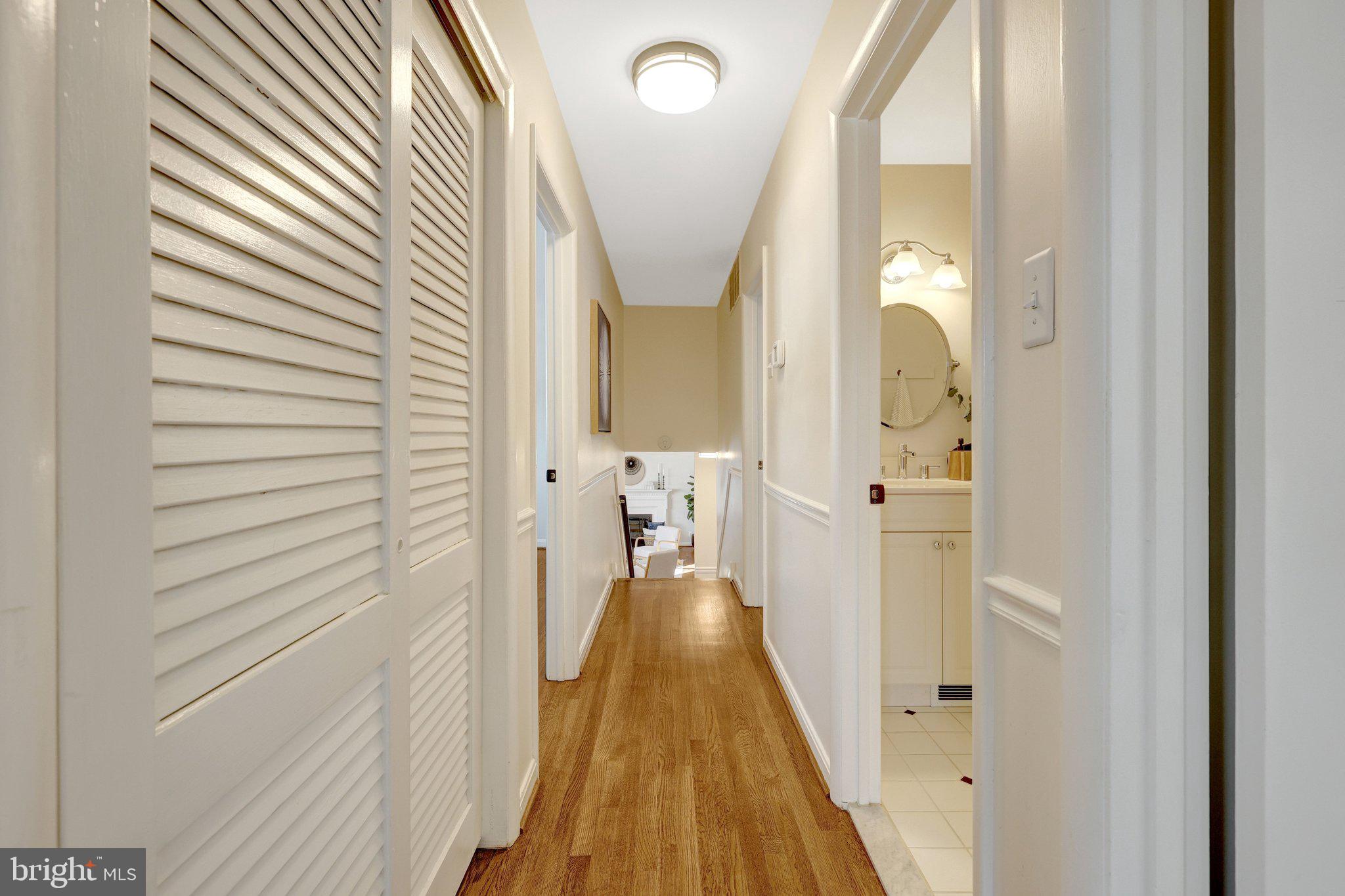 3312 Midland Road Fairfax, VA 22031 - Photo 29 of 61 Upper level hallway