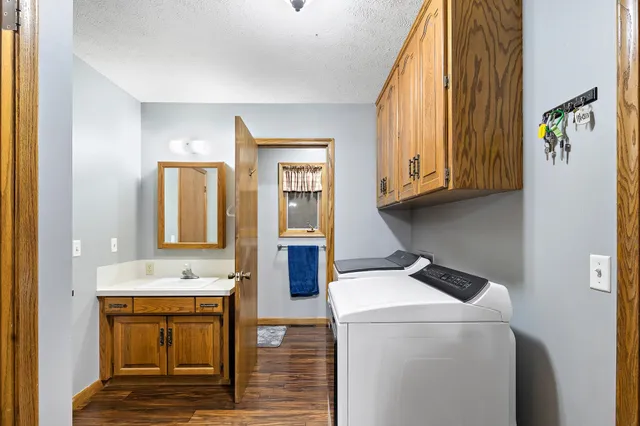 $219,000 | 212 North Kansas Street, Haven, KS 67543