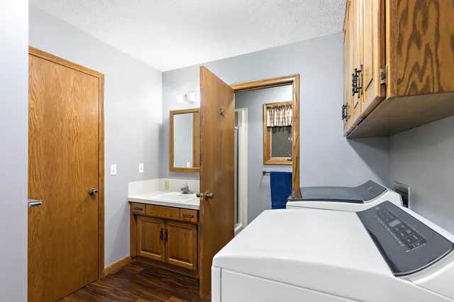 $219,000 | 212 North Kansas Street, Haven, KS 67543