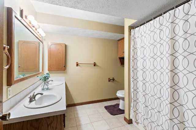 $219,000 | 212 North Kansas Street, Haven, KS 67543