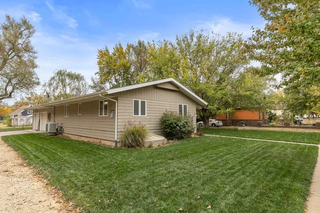 $219,000 | 212 North Kansas Street, Haven, KS 67543
