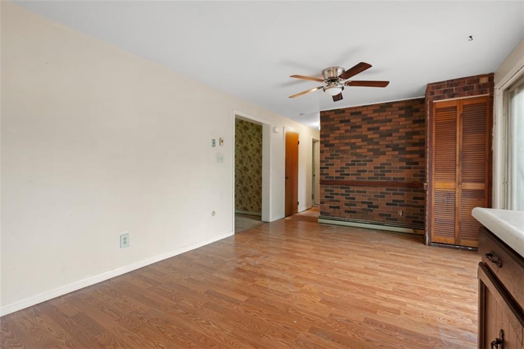 724 Camp Meeting Road Sewickley, PA 15143 - Photo 18 of 32 a view of room with an entryway