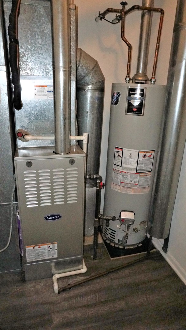3360 Ravinia Circle Aurora, IL 60504 - Photo 26 of 32 a view of water heater room