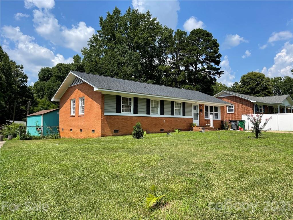 4909 Cinderella Road Charlotte, NC 28213 - Photo 2 of 25 Gallery Image 2