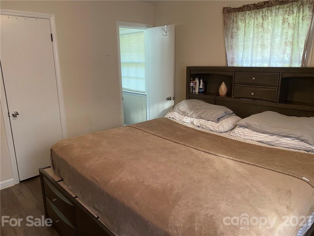 4909 Cinderella Road Charlotte, NC 28213 - Photo 16 of 25 Gallery Image 16