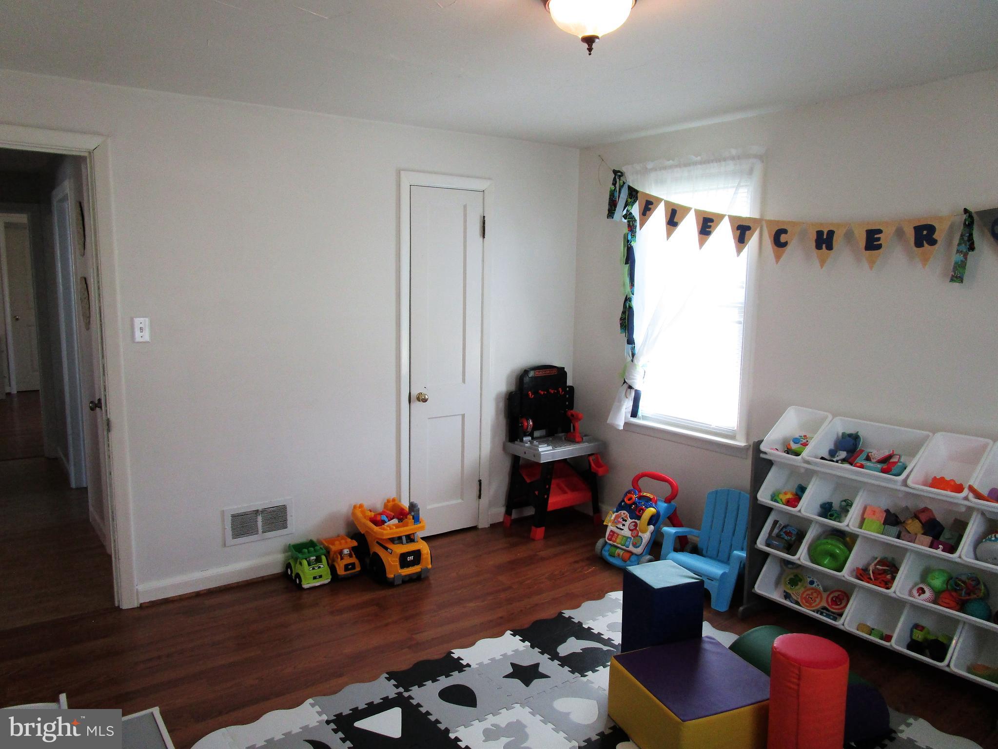 543 Locust Street Hanover, PA 17331 - Photo 16 of 34 Gallery Image 16