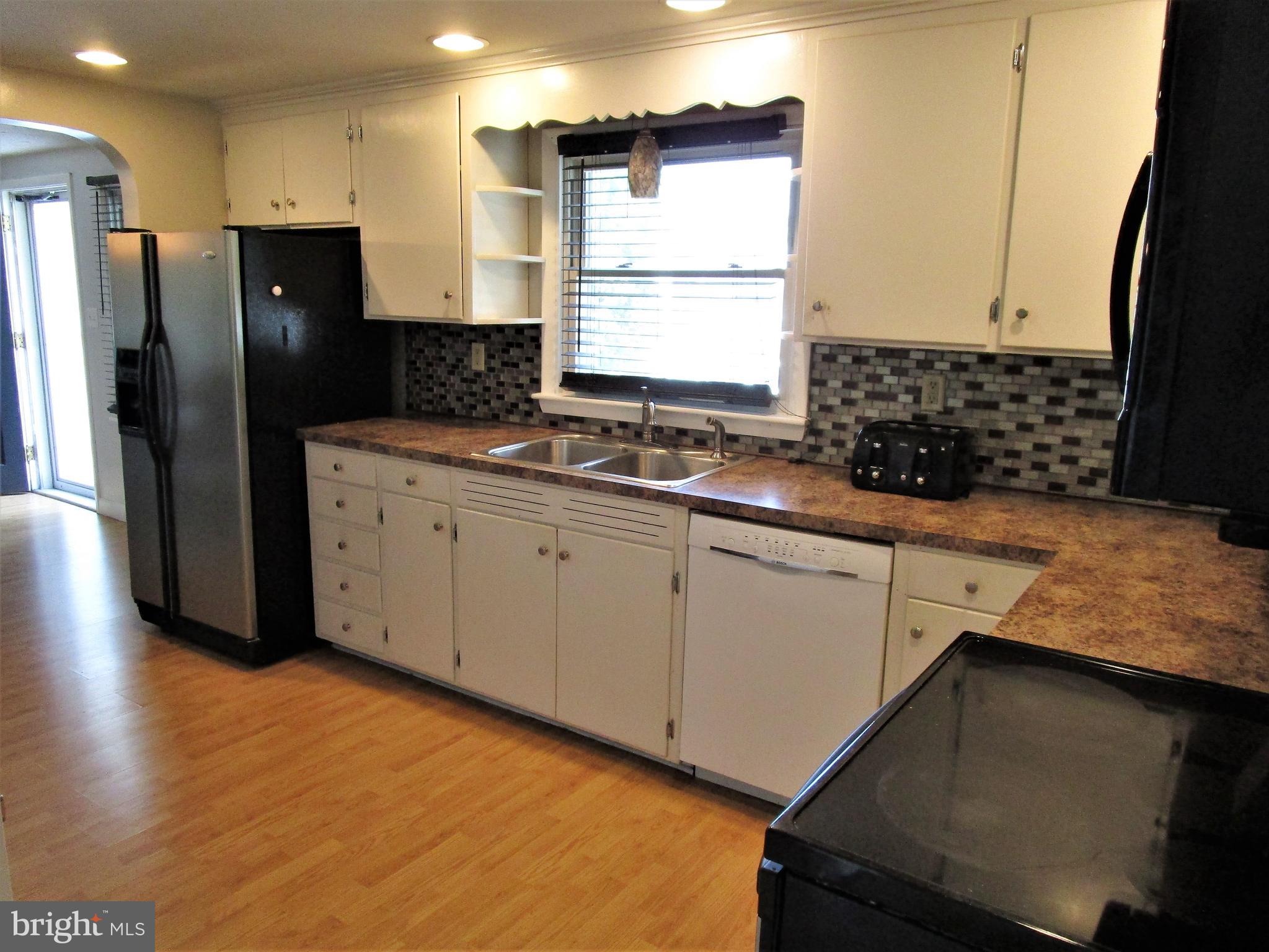 543 Locust Street Hanover, PA 17331 - Photo 5 of 34 Gallery Image 5