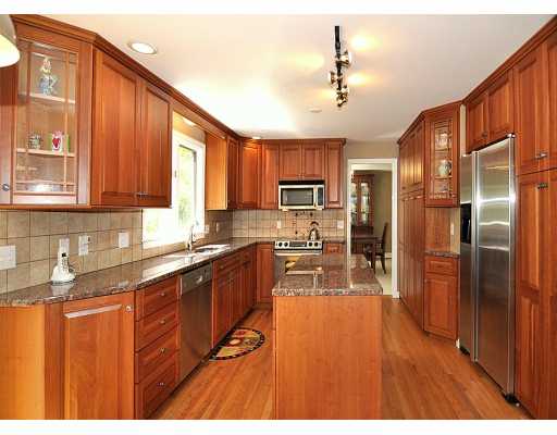 1990 S Road East Greenwich, RI 02818 - Photo 2 of 12 Kitchen.