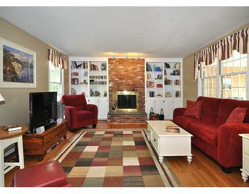 1990 S Road East Greenwich, RI 02818 - Photo 6 of 12 Den/Family/Great Room.