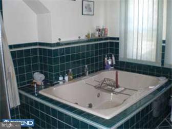 118 East Providence Road Aldan, PA 19018 - Photo 4 of 11 Bathroom