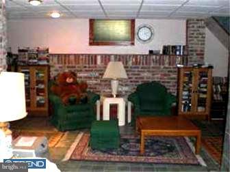 118 East Providence Road Aldan, PA 19018 - Photo 7 of 11 Family Room