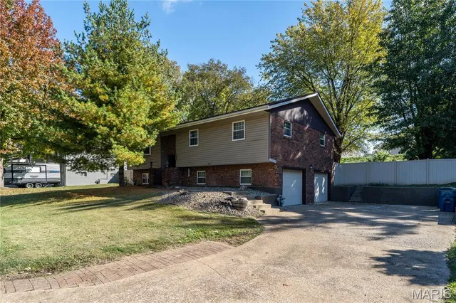 $245,500 | 406 Cypress Creek Road, Collinsville, IL 62234