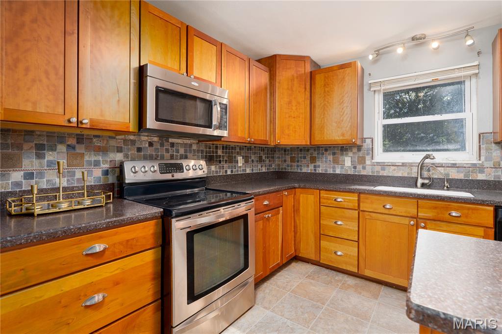 406 Cypress Creek Road Collinsville, IL 62234 - Photo 9 of 39