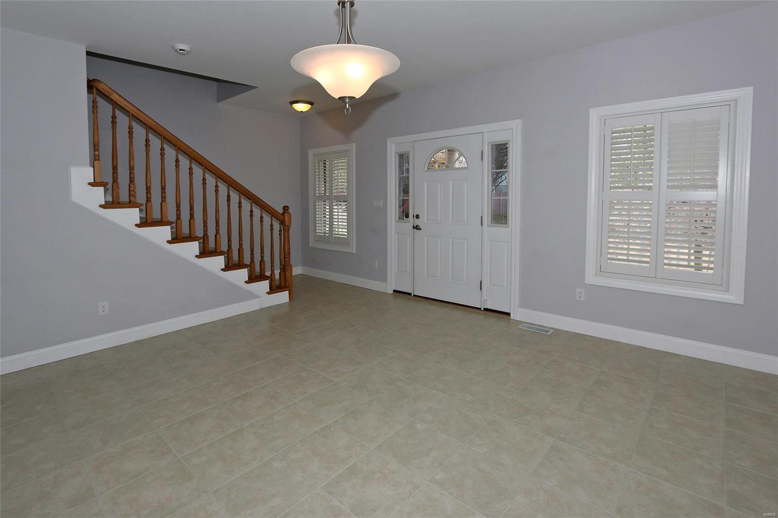 3145 Parc Ridge Lane St. Louis, MO 63139 - Photo 3 of 35 Gallery Image 3